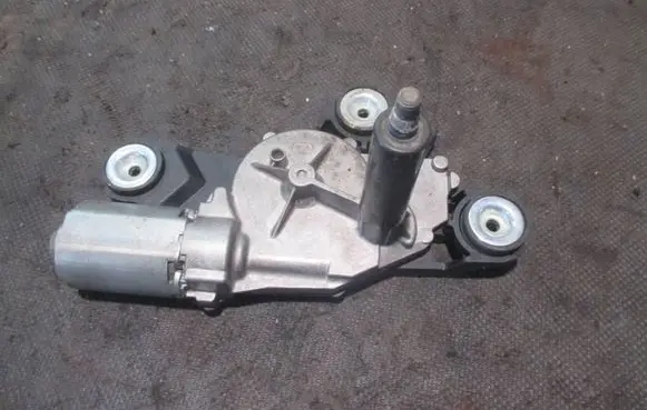 Ford Mondeo MK IV Rear window wiper motor 0390201210 31218473