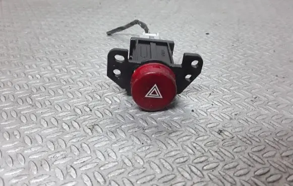 Mitsubishi Outlander Hazard light switch