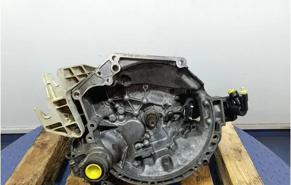 Peugeot 207 CC Manual 6 speed gearbox 20C025