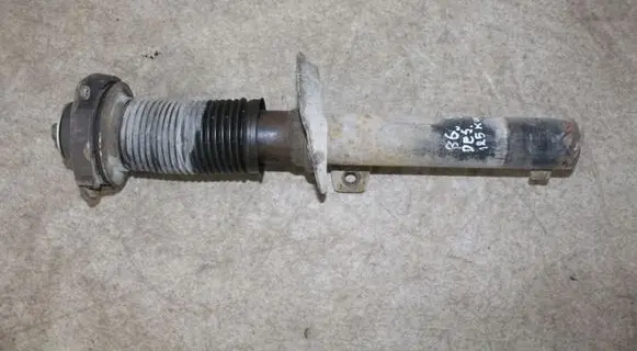 Volkswagen PASSAT B6 Front shock absorber/damper