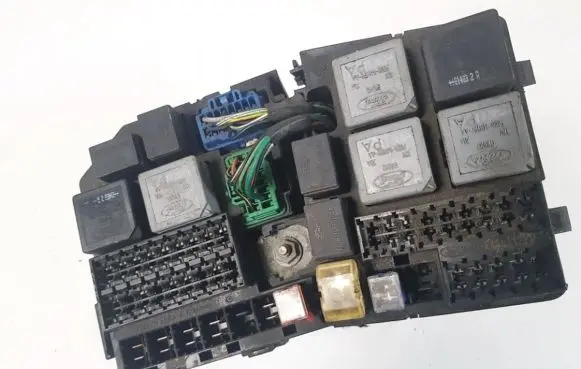 Ford Mondeo Mk III Fuse box set 1s7t14a142aa 71543256
