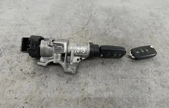 Volkswagen Polo V 6R Ignition lock 