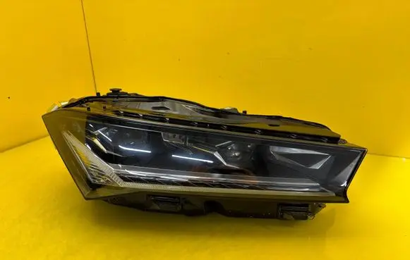 Skoda Superb B9 Headlight/headlamp 3P1941016A