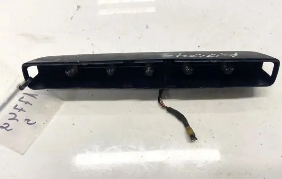 Volkswagen PASSAT B4 Third/center stoplight 393727