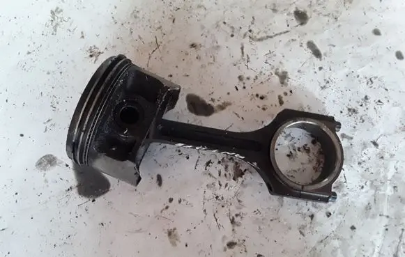 Hyundai Santa Fe Piston with connecting rod NOCODE