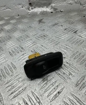 Ford Fiesta Electric window control switch 03154100