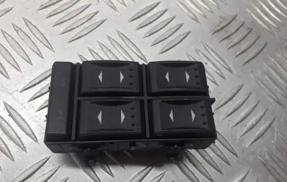 Ford Mondeo Mk III Front door window switch trim 3S7T14A132