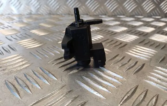Opel Zafira B Turbo solenoid valve 8972882491 70246100
