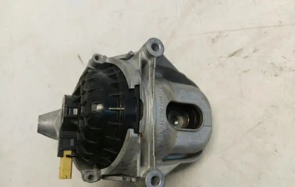 Audi A7 S7 4K8 Engine mount vacuum valve 4M0199372GJ