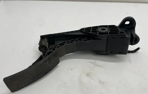 Mercedes-Benz R W251 Accelerator throttle pedal A1643000004