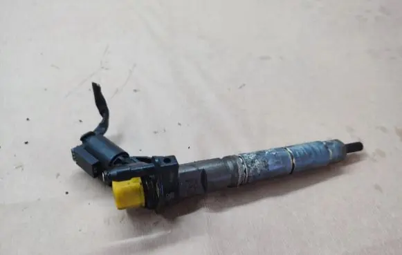 Mercedes-Benz ML W164 Fuel injector 0445115027