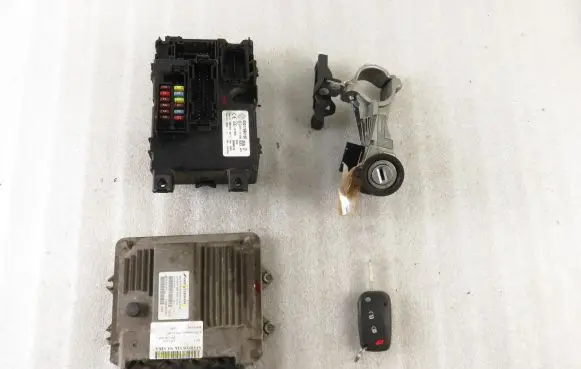 Fiat Punto (199) Engine control unit/module ECU 00517986150 51806498 51793074