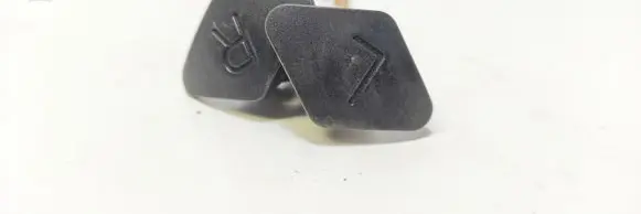 Steering wheel buttons/switches