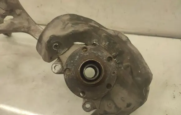 Audi A6 S6 C6 4F Front wheel hub