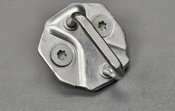 Ford Fiesta Front door lock loop/hook striker 