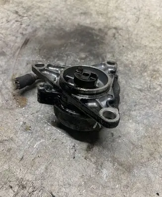 Renault Laguna I Vacuum pump