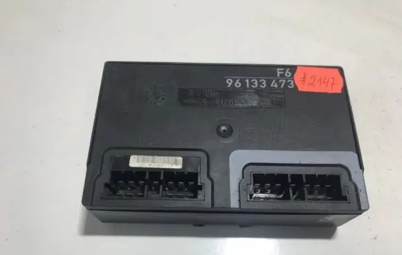 Peugeot 406 Door control unit/module 9613347380