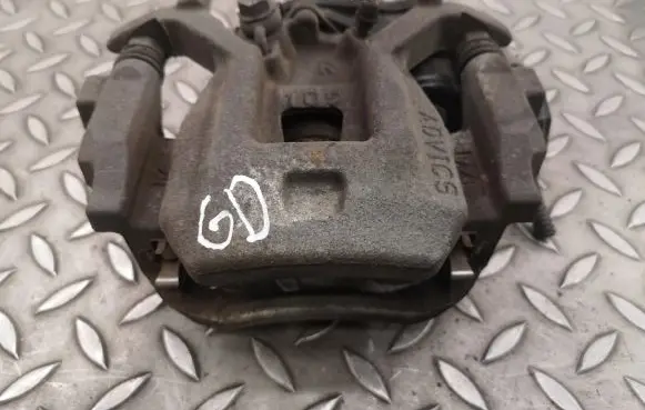 Lexus ES 250 - 300 - 330 Rear brake caliper