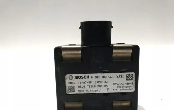 Tesla Model X Distronic sensor radar 1057551