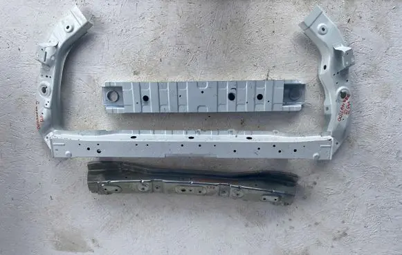 Mitsubishi Outlander Radiator support slam panel 6400D583