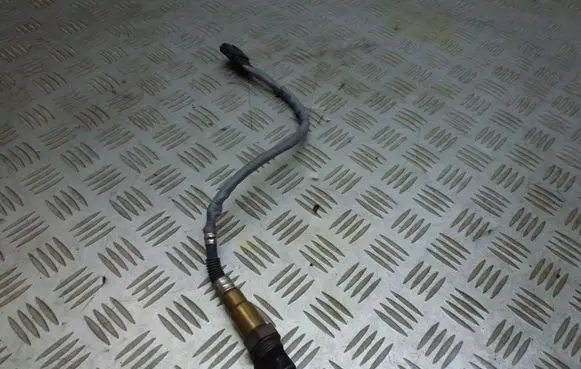 Mercedes-Benz A W176 Lambda probe sensor 0281004221