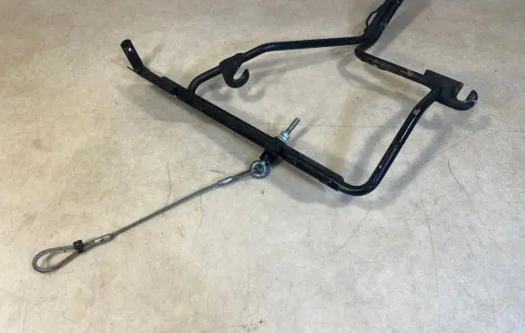 Mercedes-Benz G W461 W463 1st Gen Intercooler pipe mounting bracket A4638300314