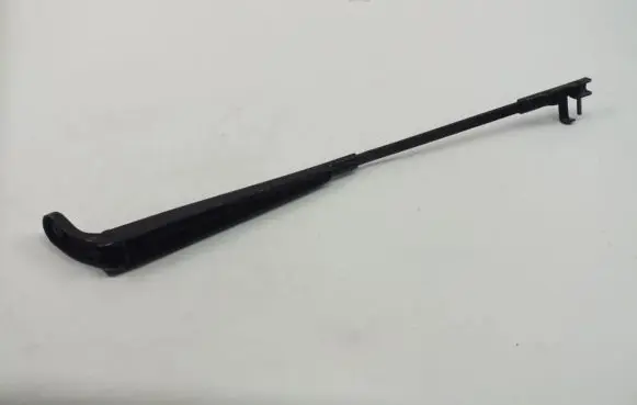 Renault Modus Front wiper blade arm 8200360824A