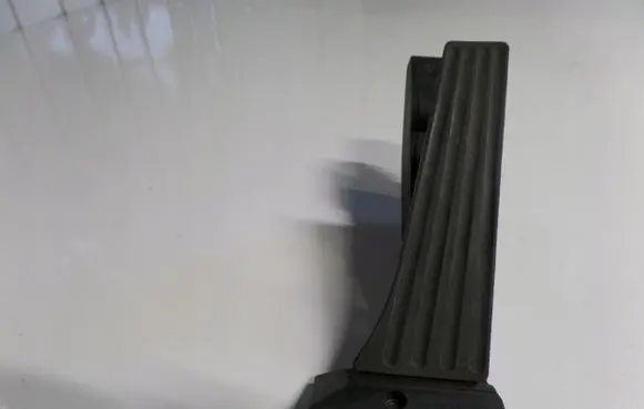 BMW 1 E81 E87 Accelerator throttle pedal 6772646