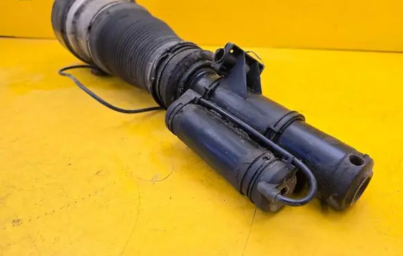 Mercedes-Benz S W221 Air suspension front shock absorber C086105 11100823106708