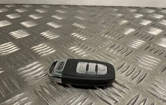 Audi A5 8T 8F Ignition key/card 8T0959754D