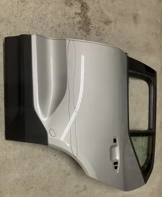 Volvo XC40 Rear door
