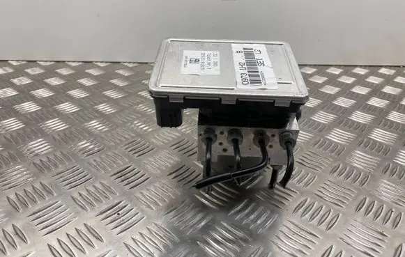 Ford Focus ABS Pump JX612B373LC