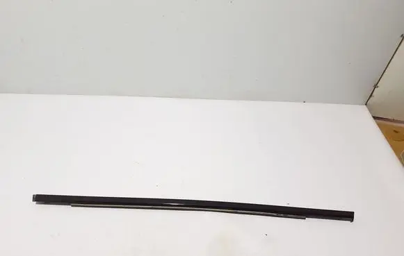 Porsche Macan (95B) Rear door trim (molding) 95B839476D
