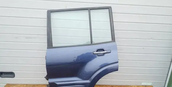 Mitsubishi Pajero Rear door