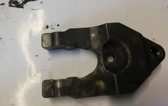 Nissan X-Trail T30 Fuel Injector clamp holder NOCODE