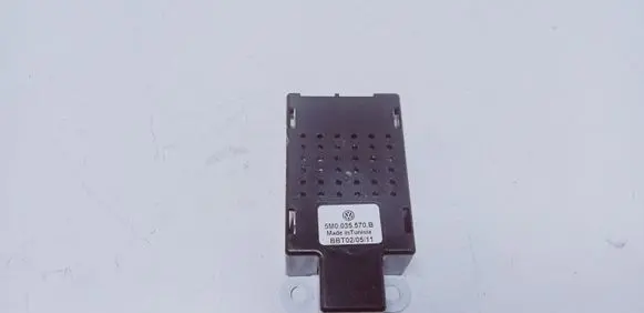 Volkswagen Golf VI Aerial antenna amplifier 5M0035570B