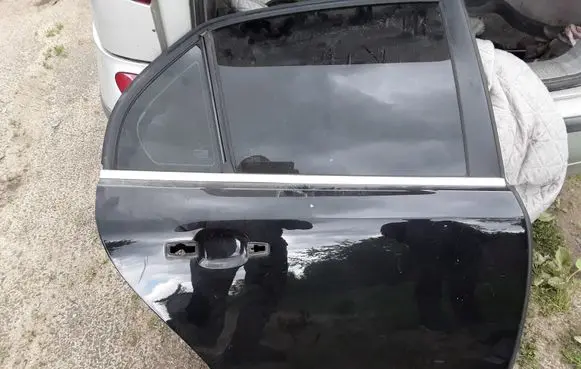 Cadillac BLS Rear door