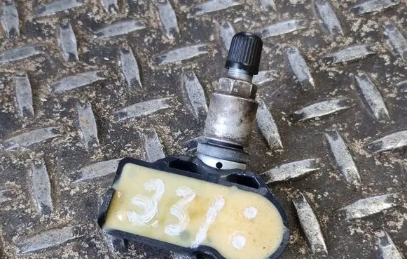 Tire pressure sensor