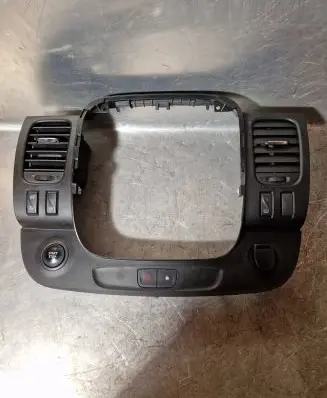 Nissan NV300 Radio/GPS head unit trim 682607479R 93452450 93453370