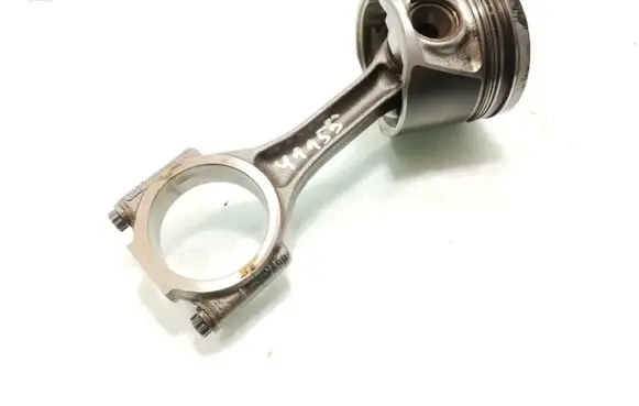 Volkswagen PASSAT B6 Piston with connecting rod 