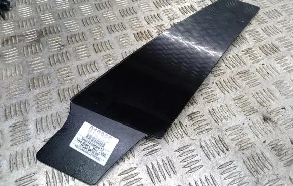 Tesla Model S Rear side window