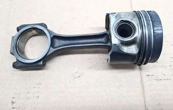 Skoda Superb B6 (3T) Piston with connecting rod 038J