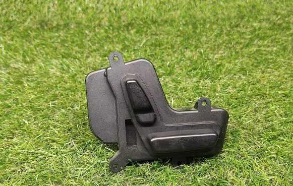 Mercedes-Benz CLS C219 Seat control switch 2198200210