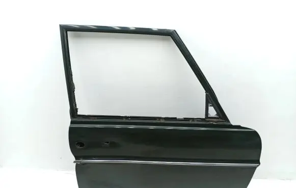 Mercedes-Benz 250 280 C CE W114 Front door