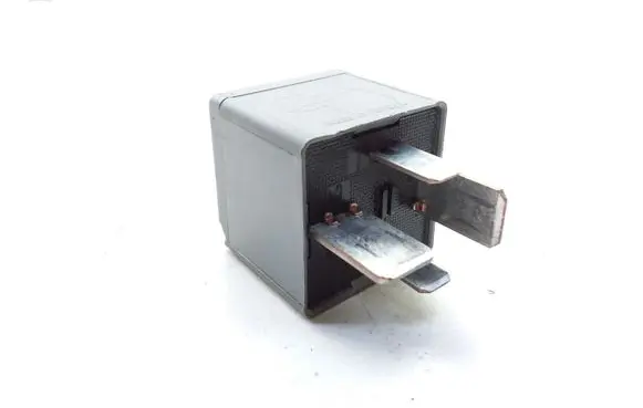 Ford Focus Hazard warning light relay F80B14B192AA