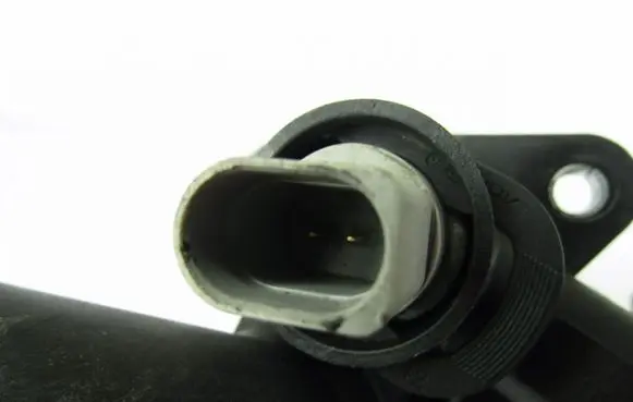 Volkswagen Polo IV 9N3 Thermostat housing 