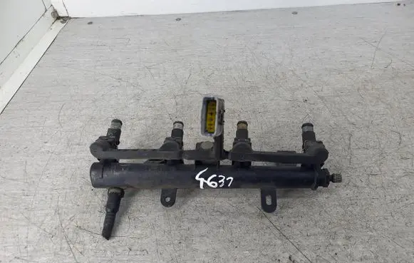 Peugeot 206 Fuel main line pipe 9655833580