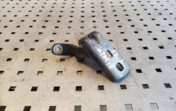 Opel Zafira C Front door lower hinge 