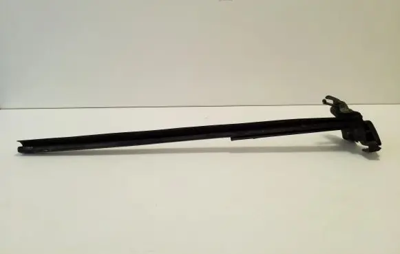 Rear side glass trim