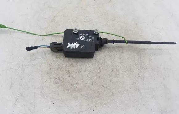 Fuel tank cap lock motor